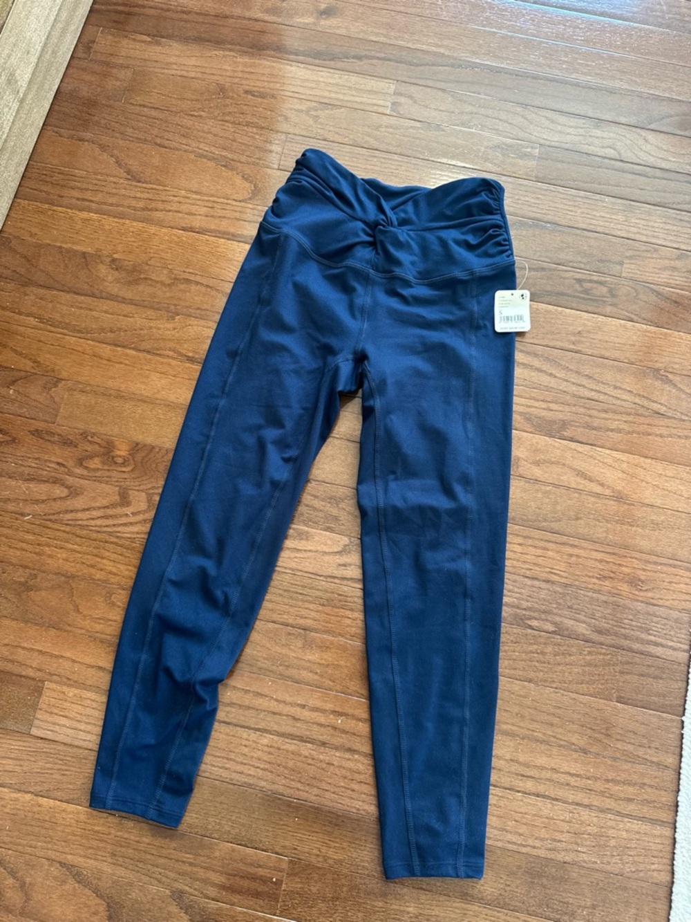 NEW with tags FP Movement Breathe Deeper Leggings in navy blue